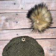 Single tree hat and mitten set